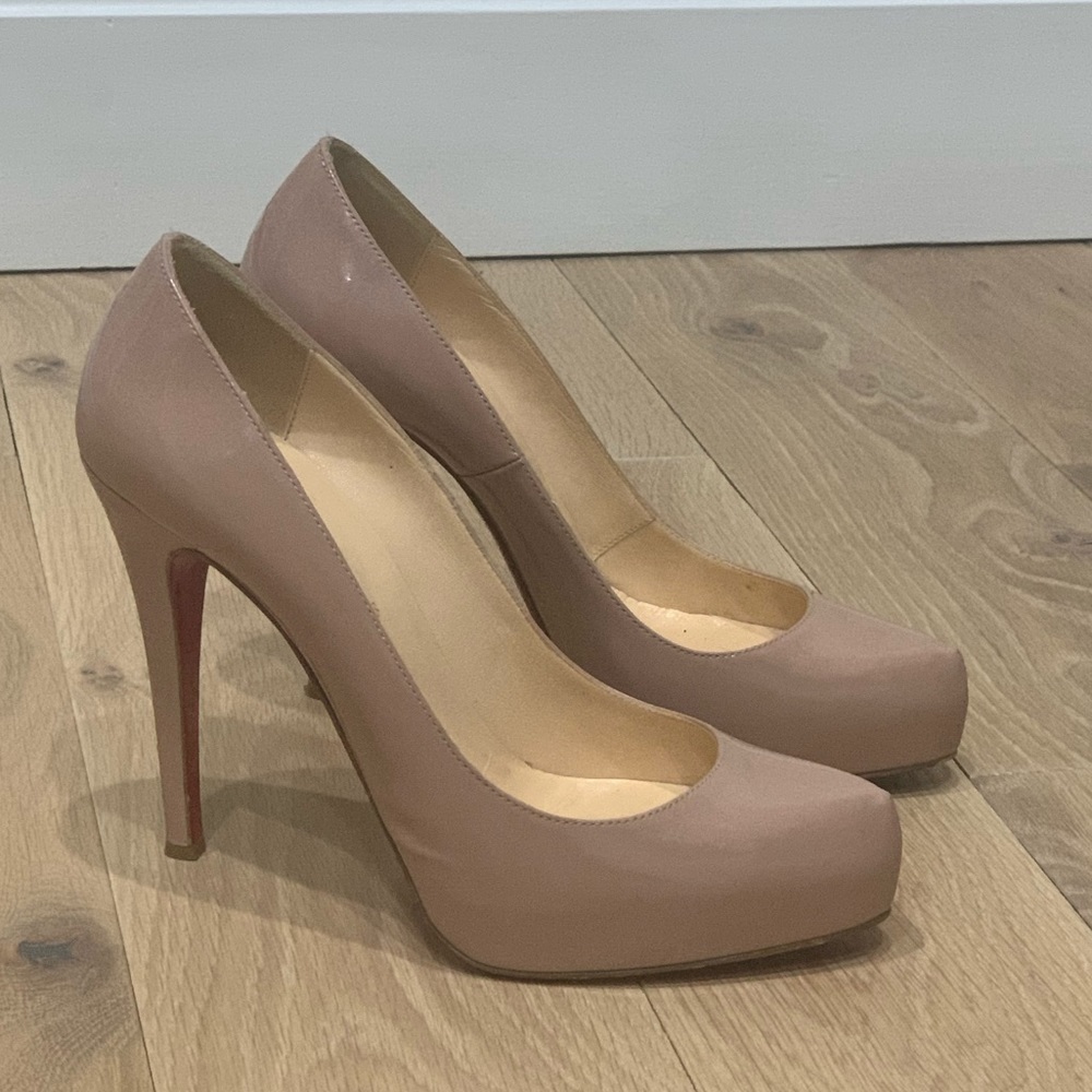 🚫 SOLD Louboutin Patent Leather Pumps